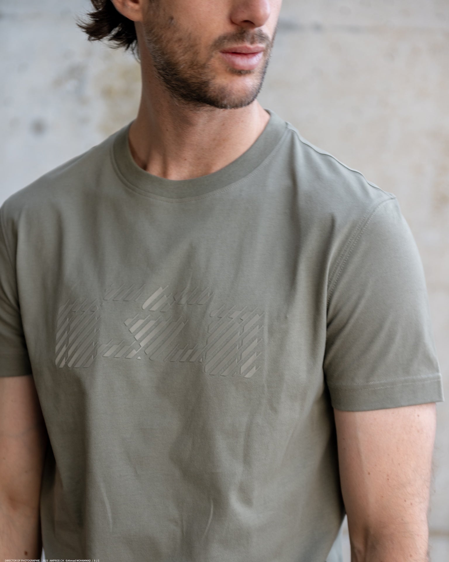 Essential Logo T-Shirt - 8JS