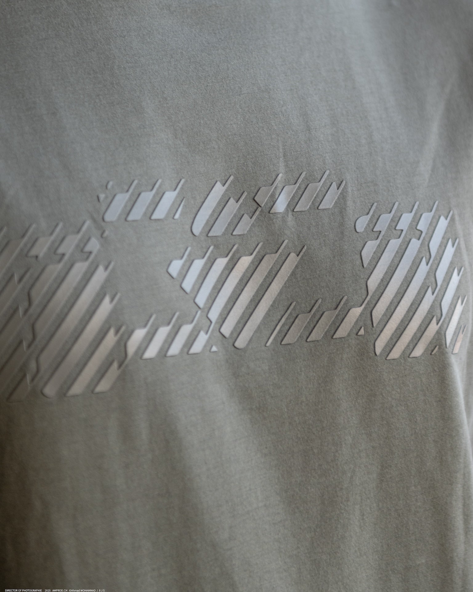 Essential Logo T-Shirt - 8JS