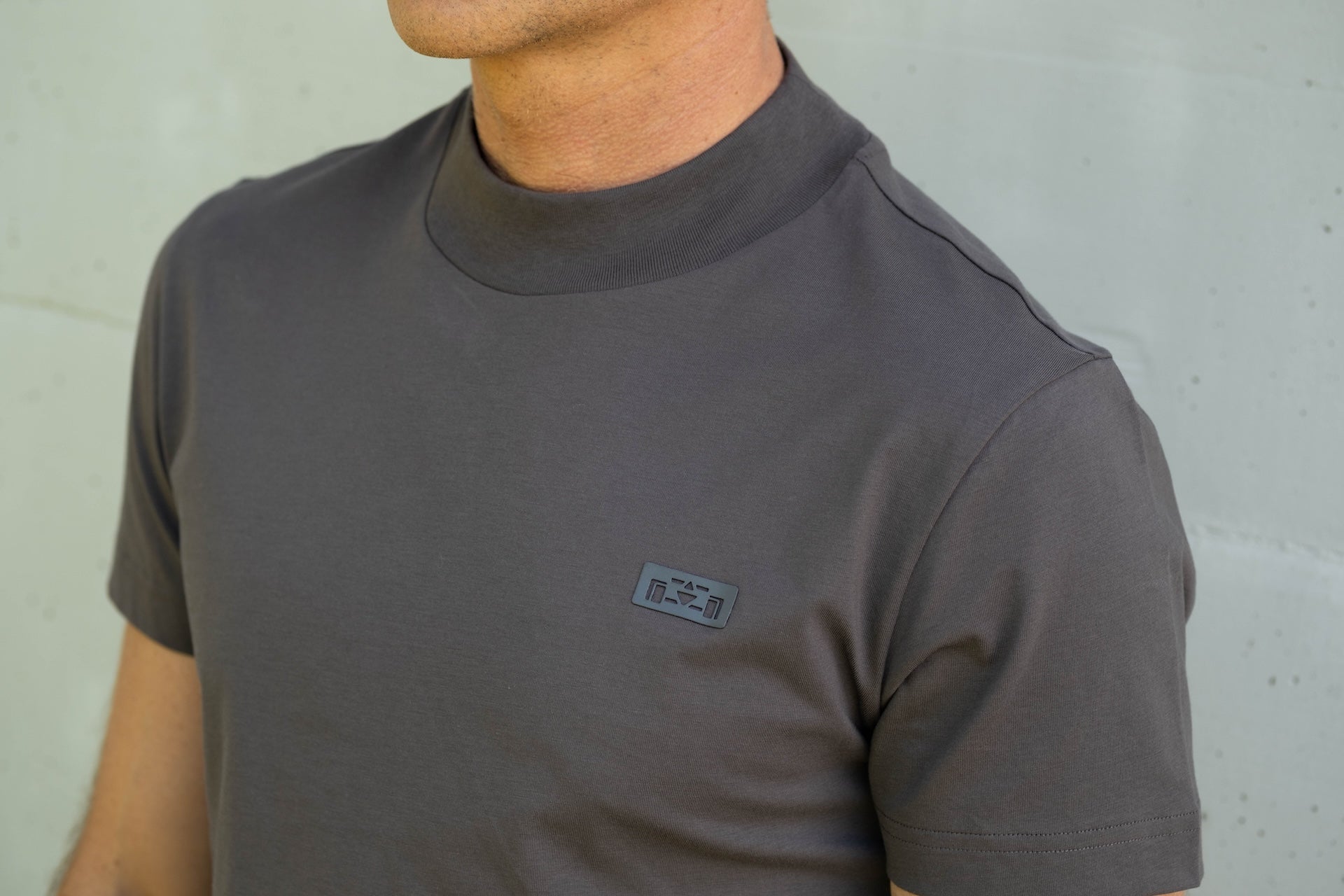 Mock Neck T-shirt - 8JS